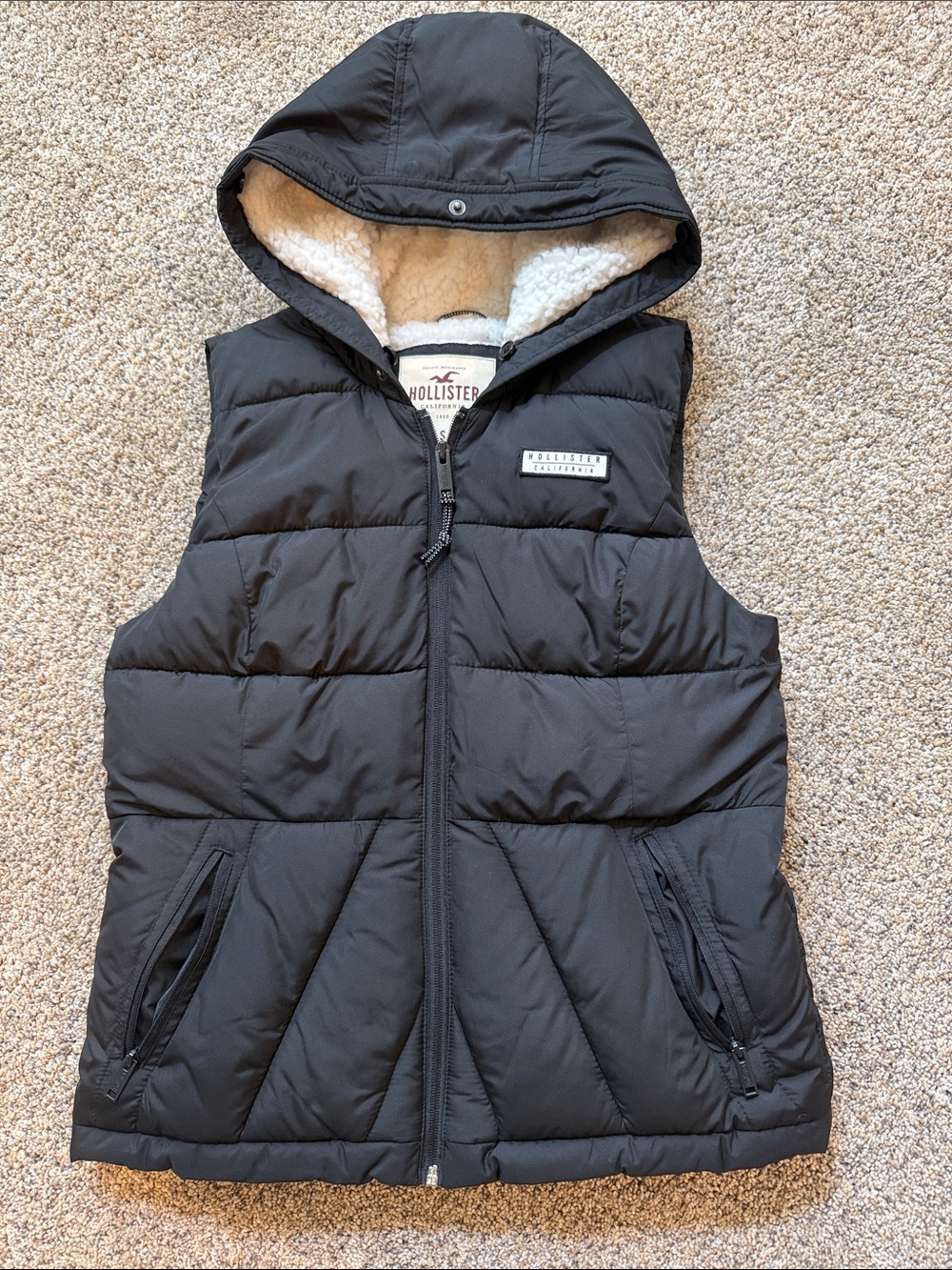 Hollister Women’s Black Sherpa-Lined Puffer Vest with Hood